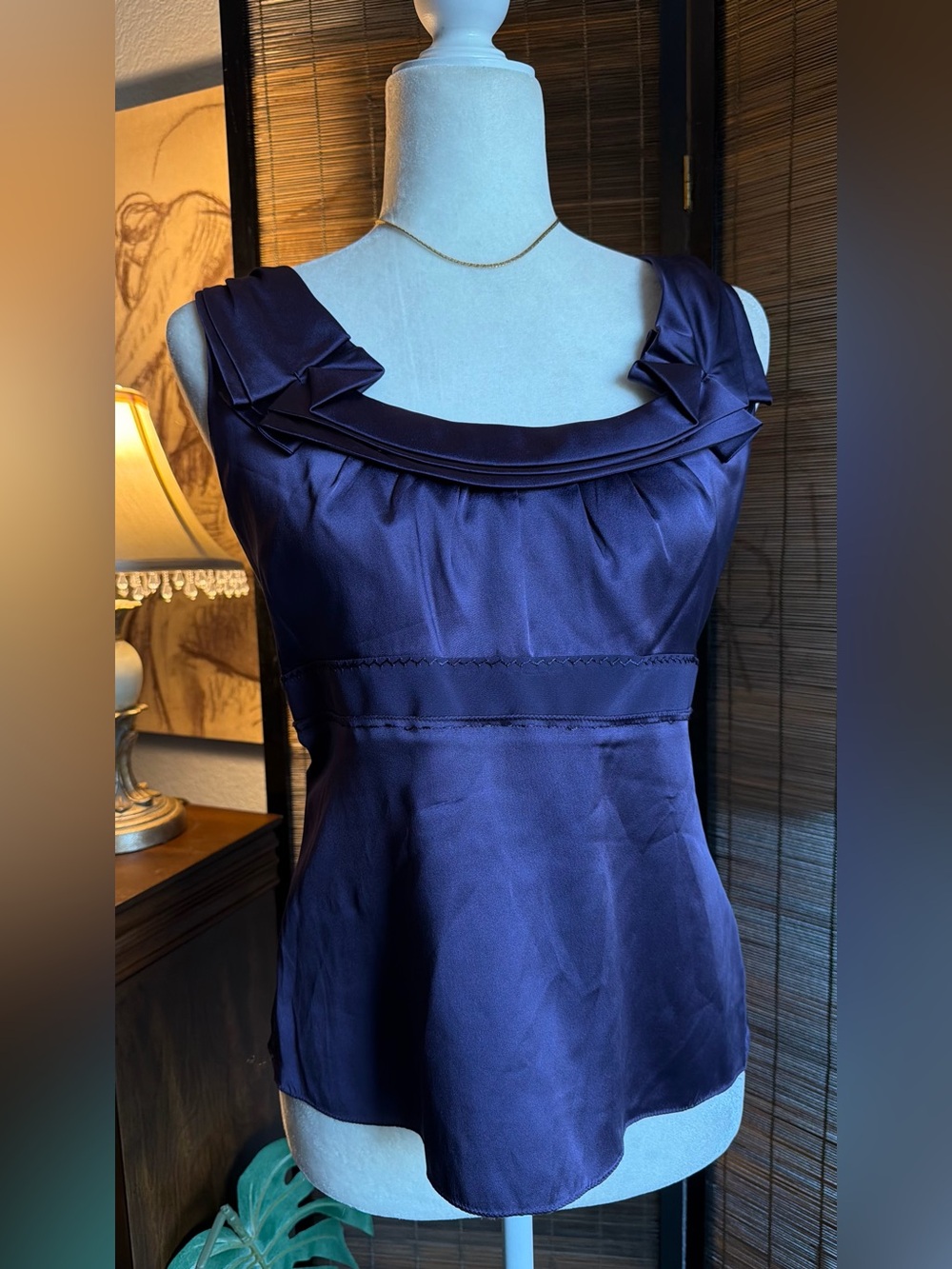 Elie Tahari 95% Silk Sleeveless Blouse Bow Detail Top